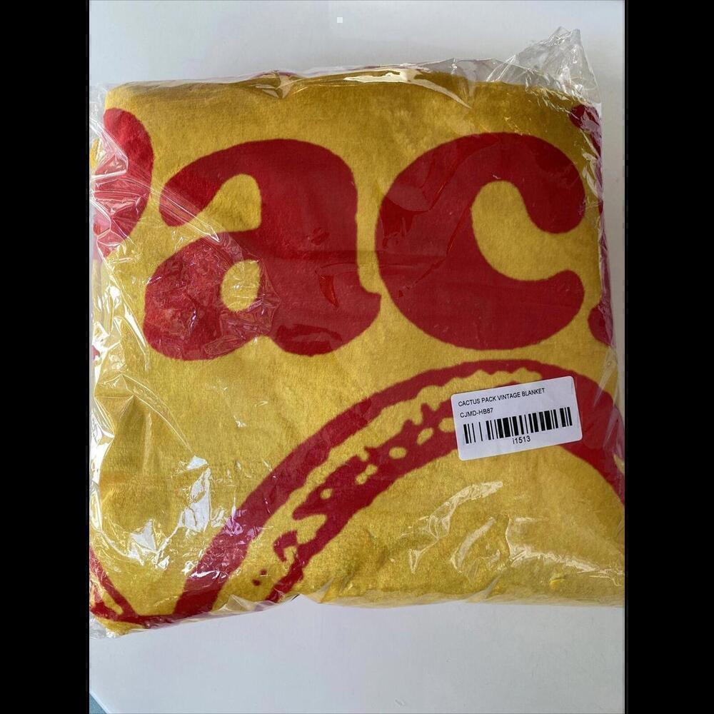 IN HAND SHIP ASAP TRAVIS SCOTT x MCDONALDS Cactus Jack Cactus Pack Vtg Blanket - Picture 5 of 5